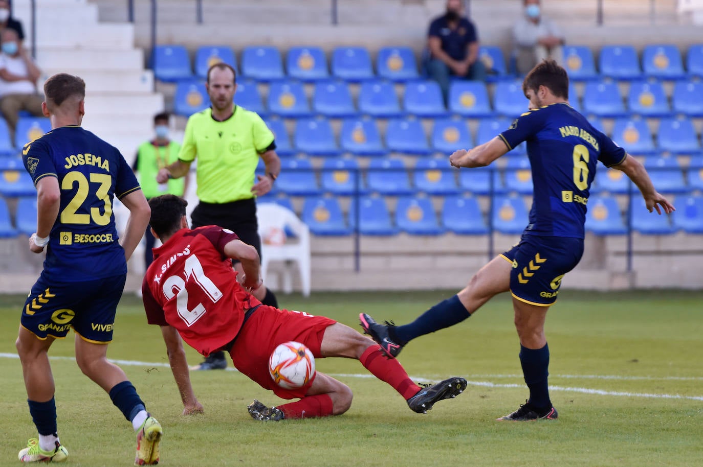 Fotos: Las mejores imágenes de la victoria del UCAM ante el Sevilla Atlético (2-1)