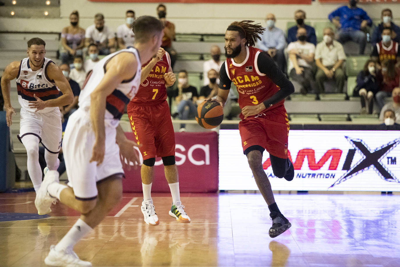 Fotos: La victoria del UCAM Murcia contra el Baskonia, en imágenes