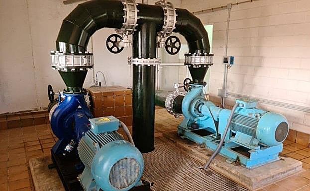 El bombeo actual no puede captar todo el volumen que circula por la rambla del Albujón hacia la laguna.