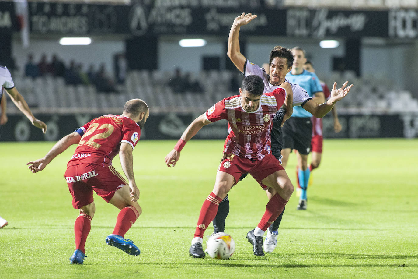 Fotos: La derrota del Cartagena contra la Ponferradina en imágenes
