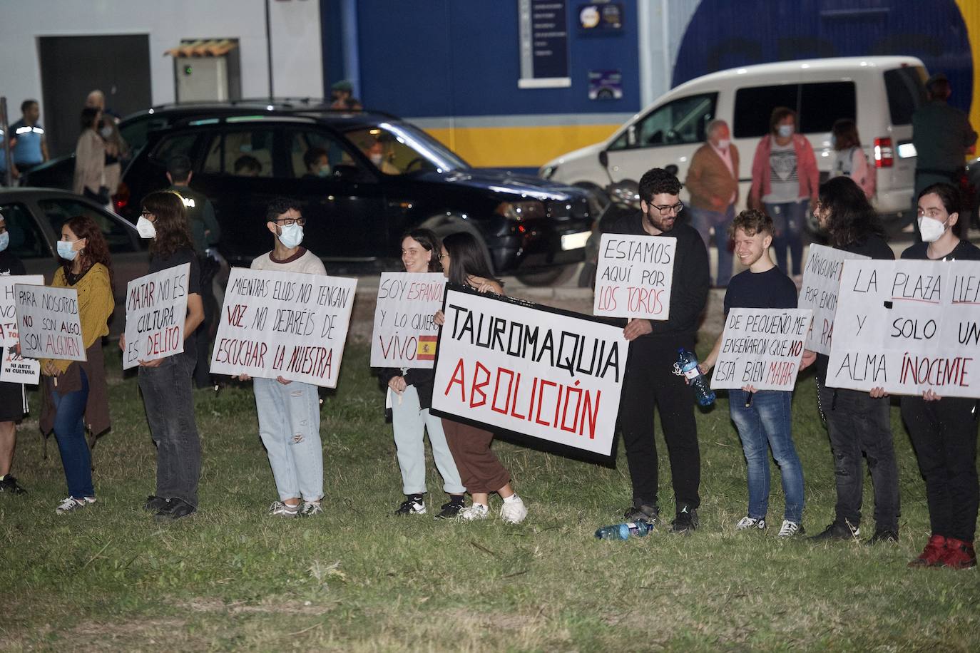 Fotos: Antonio Puerta sale a hombros en la inauguración de la plaza portátil de Mula