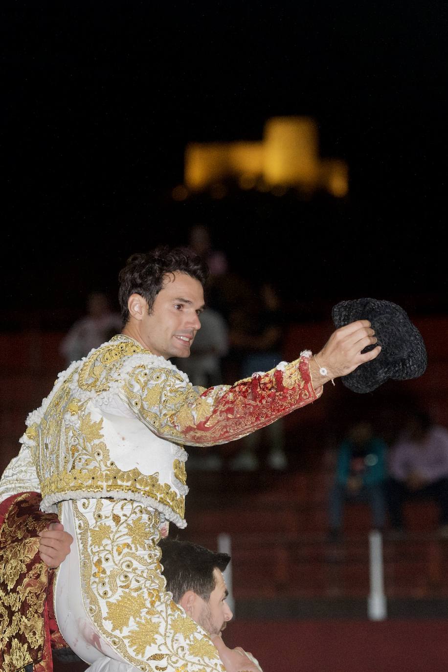 Fotos: Antonio Puerta sale a hombros en la inauguración de la plaza portátil de Mula