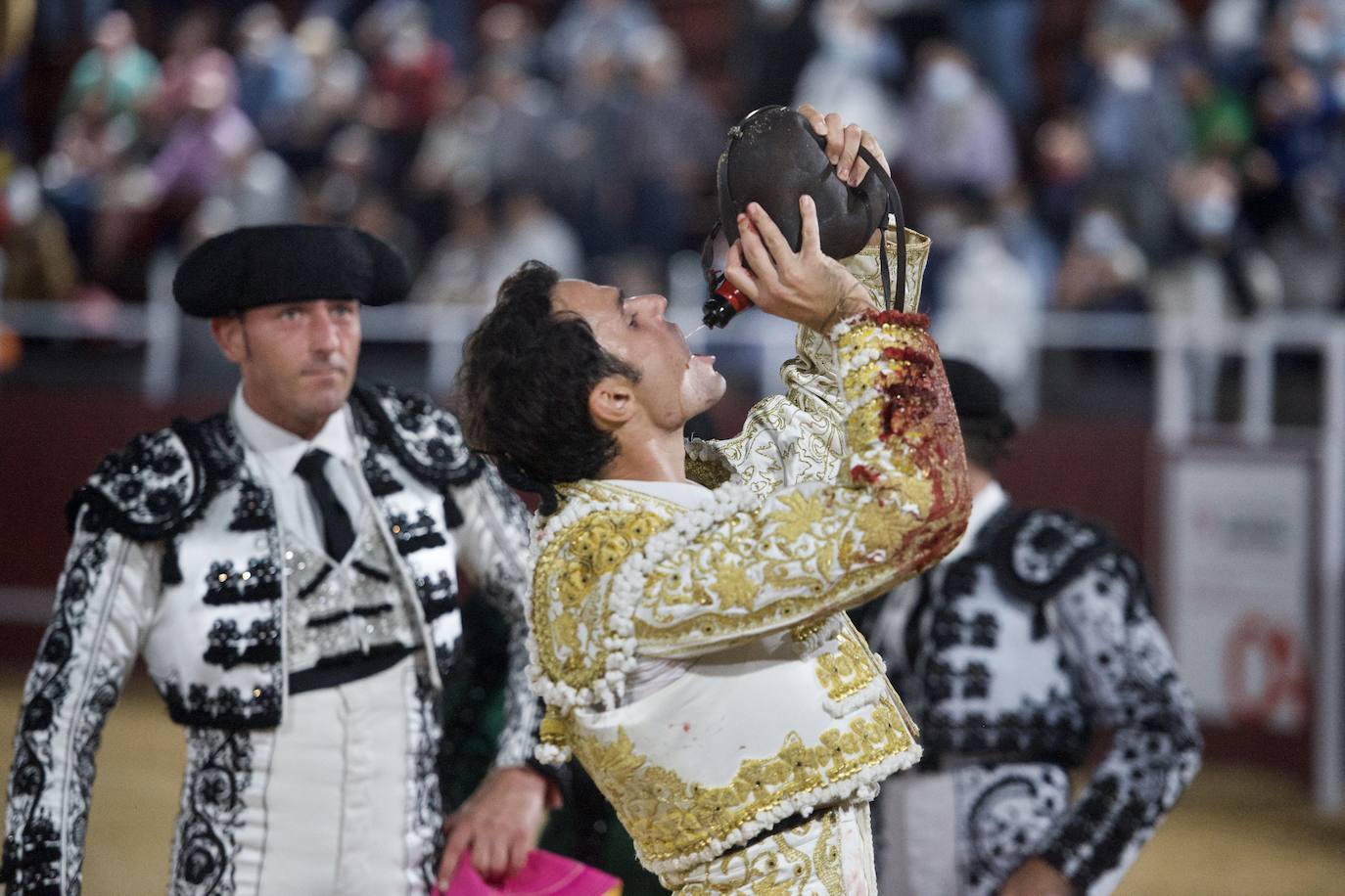 Fotos: Antonio Puerta sale a hombros en la inauguración de la plaza portátil de Mula
