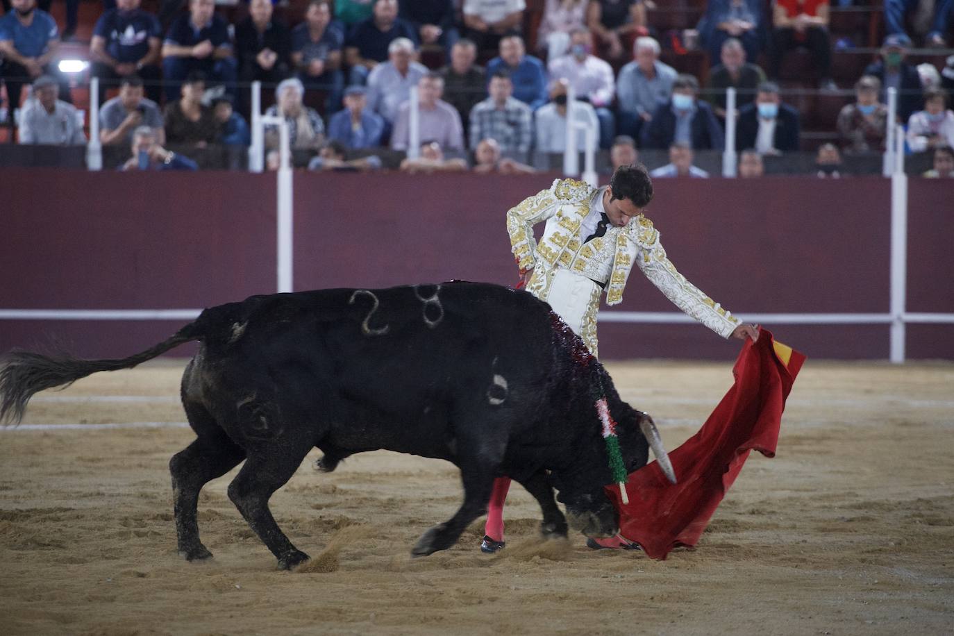 Fotos: Antonio Puerta sale a hombros en la inauguración de la plaza portátil de Mula