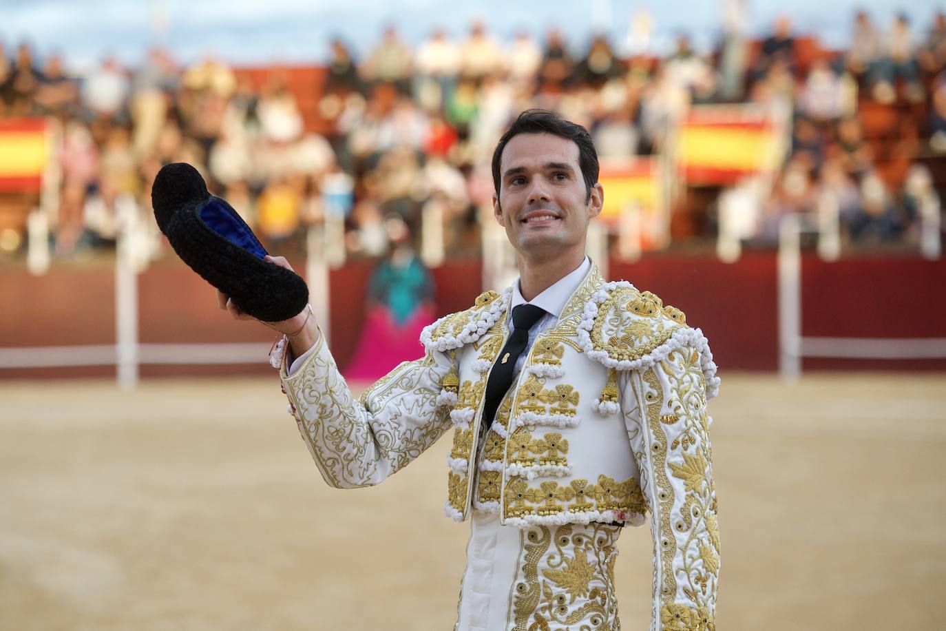 Fotos: Antonio Puerta sale a hombros en la inauguración de la plaza portátil de Mula