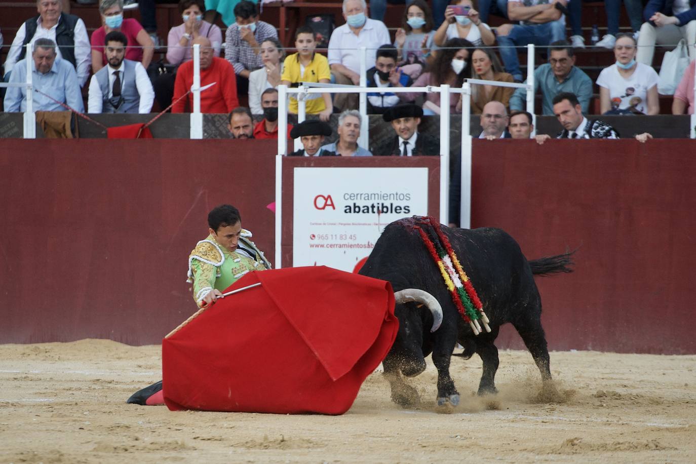 Fotos: Antonio Puerta sale a hombros en la inauguración de la plaza portátil de Mula