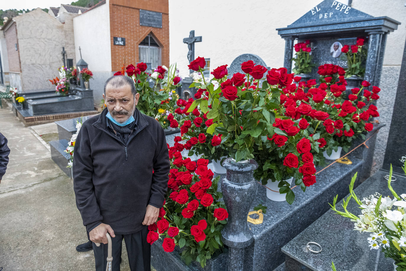 Fotos: Día de Todos los Santos en los cementerios de Espinardo y Algezares