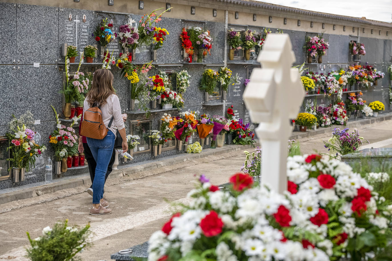 Fotos: Día de Todos los Santos en los cementerios de Espinardo y Algezares