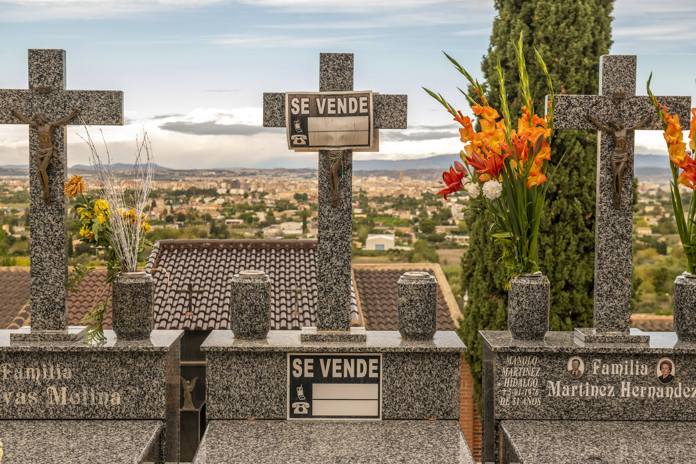 Fotos: Día de Todos los Santos en los cementerios de Espinardo y Algezares