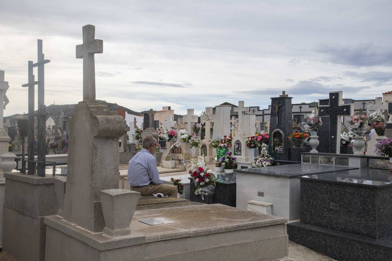 Fotos: Día de Todos los Santos en el cementerio de Nuestra Señora de los Remedios de Cartagena
