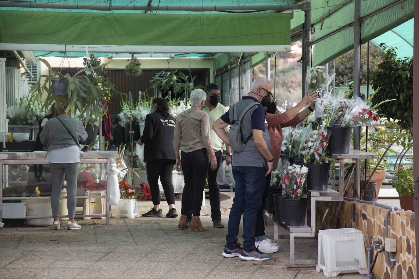 Fotos: Día de Todos los Santos en el cementerio de Nuestra Señora de los Remedios de Cartagena
