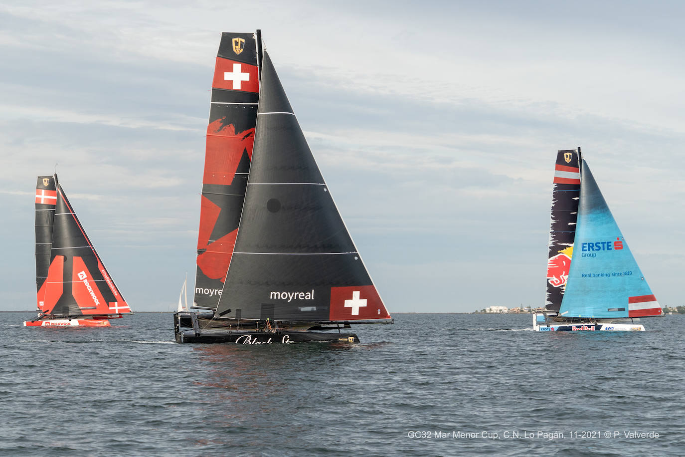 Fotos: Los catamaranes voladores, en marcha en la GC32 Mar Menor Cup