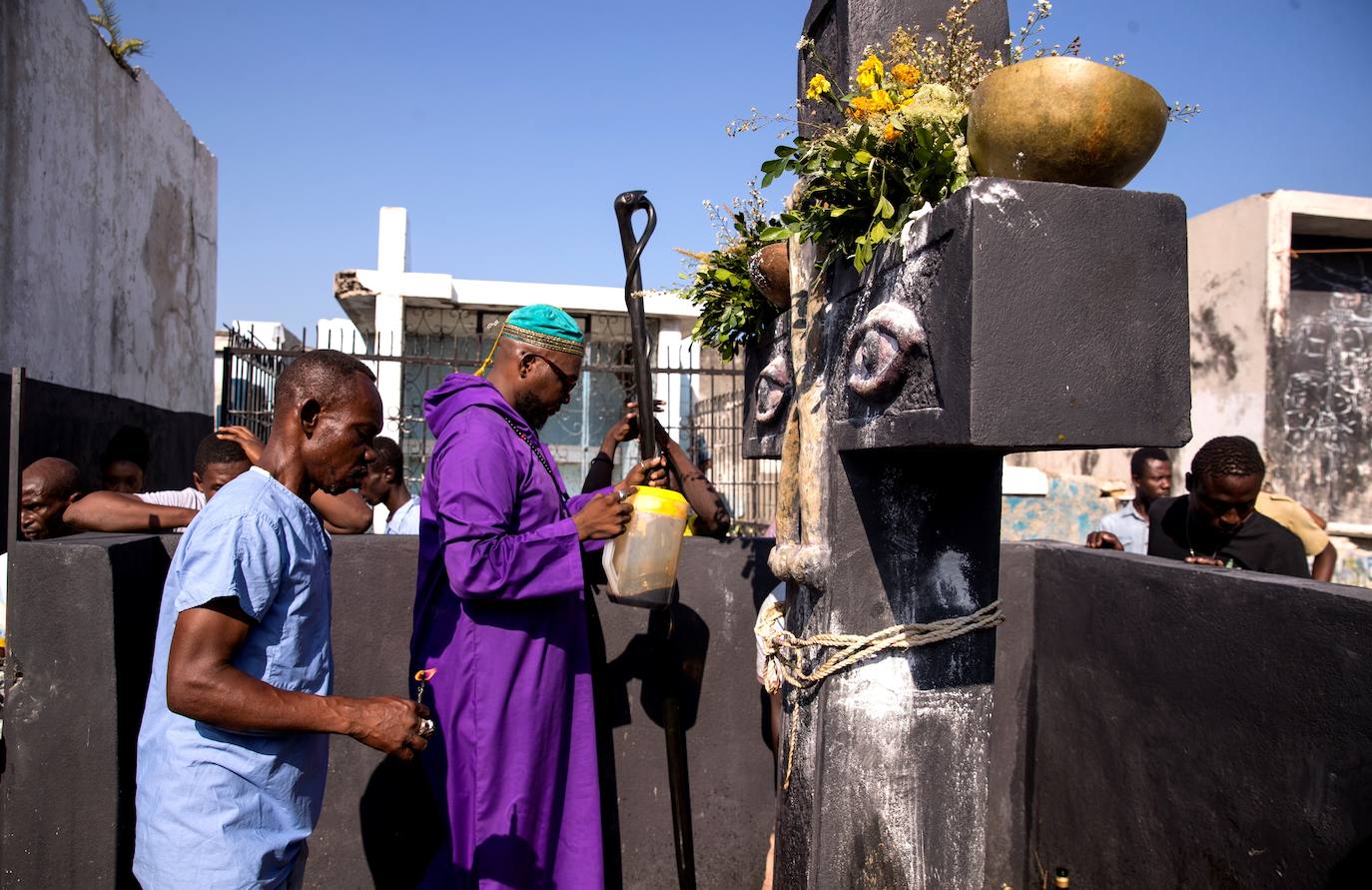 Fotos: Vudú en el cementerio