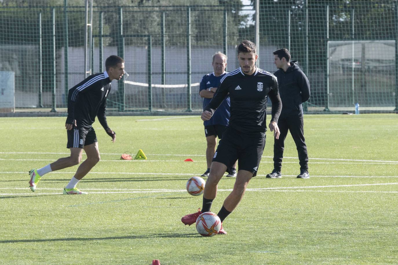 Fotos: El filial del Efesé entrena en Pozo Estrecho