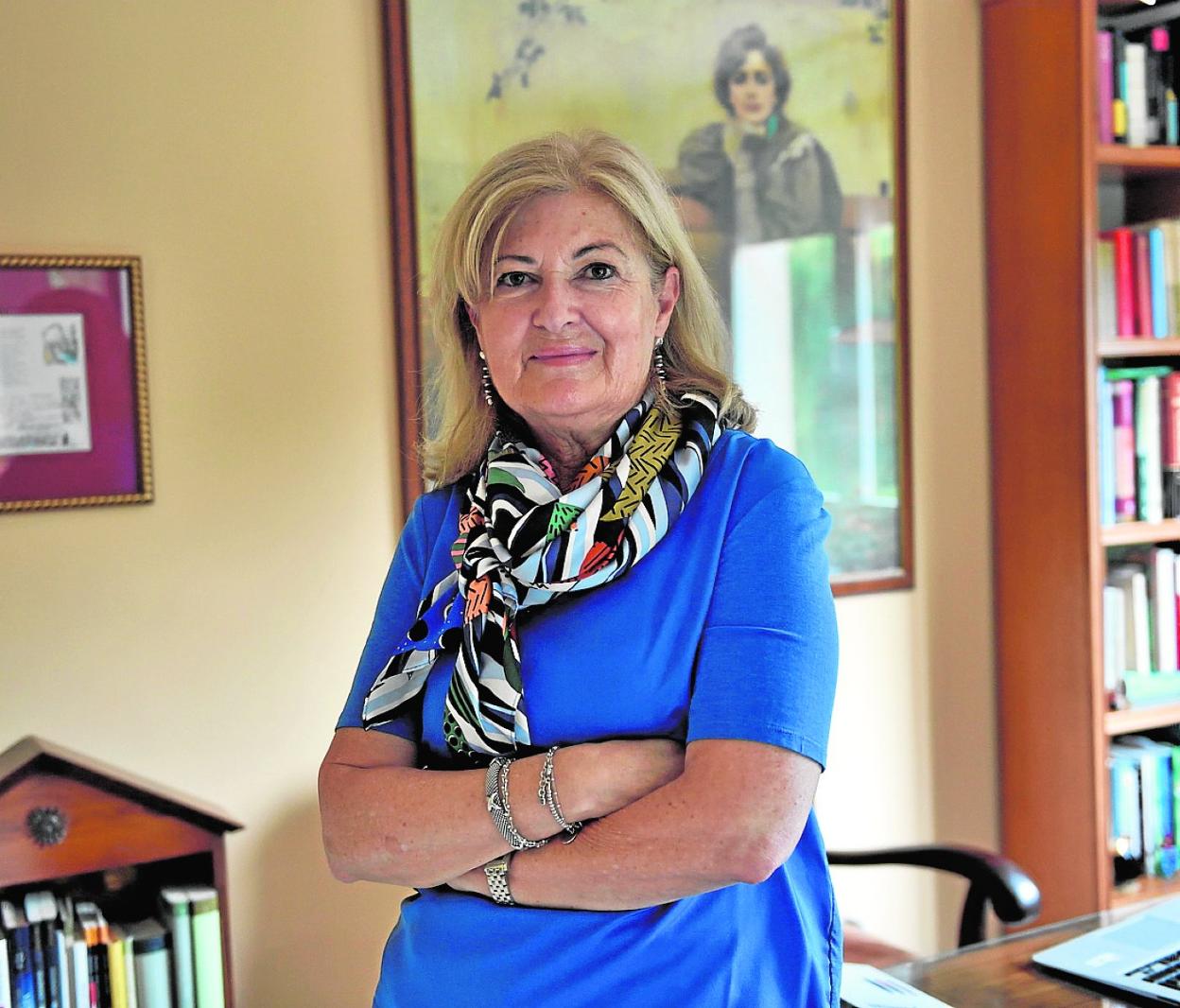 La profesora murciana Ana Cárceles, autora de la introducción de 'Tres poetas murcianas'. 