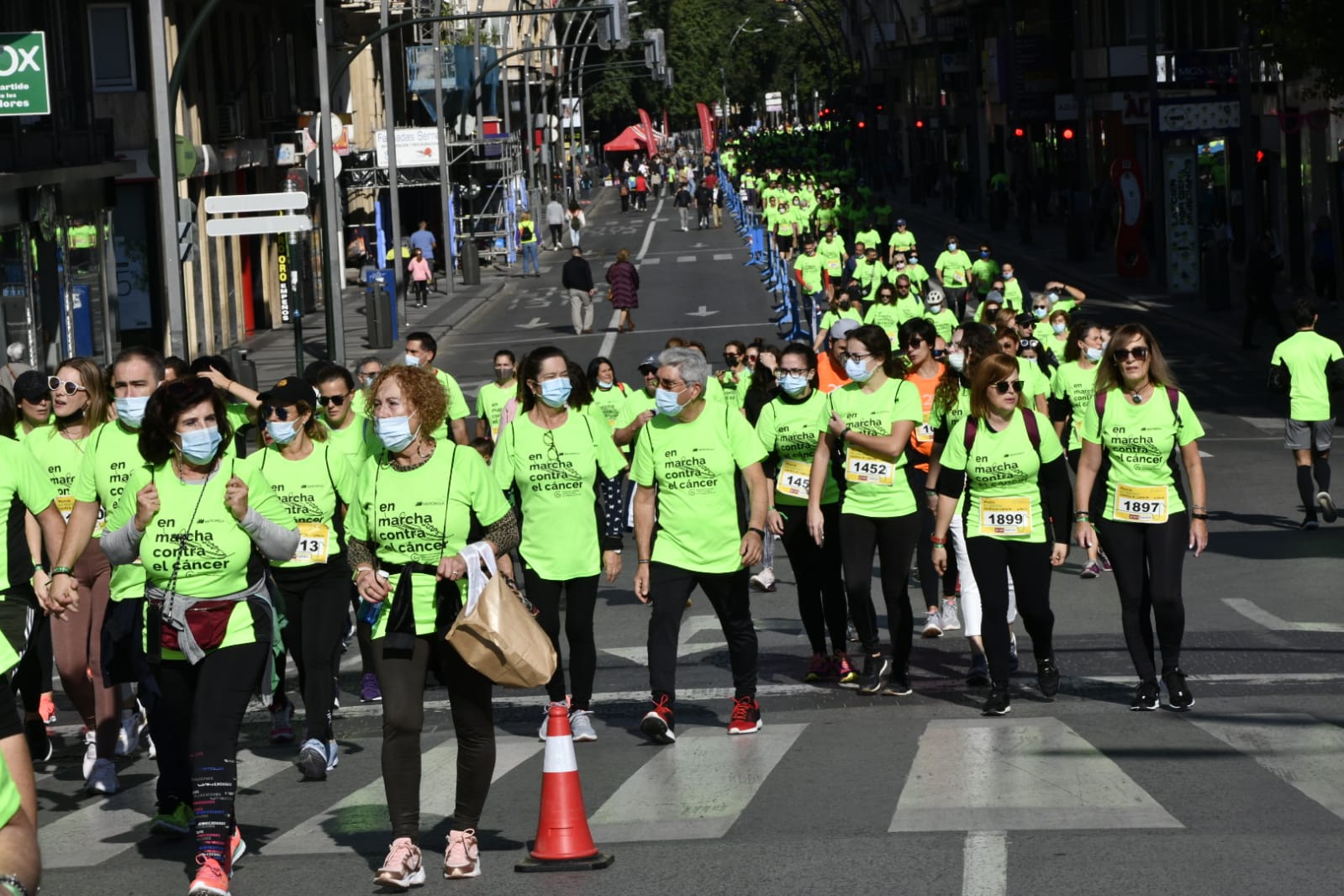 Fotos: La Marea Verde contra el cáncer vuelve a recorrer las calles de Murcia