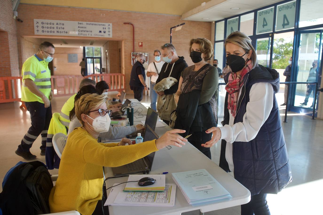 Fotos: Dosisde refuerzo a los inmunizados con Janssen en Murcia