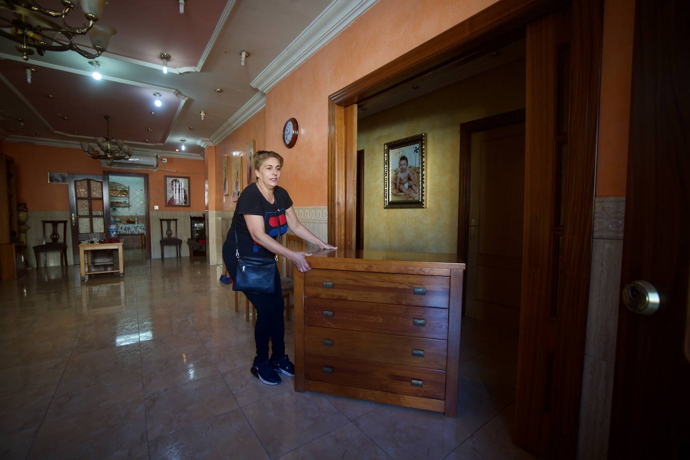 Fotos: Los últimos vecinos de la Orilla de la Vía se despiden de sus hogares