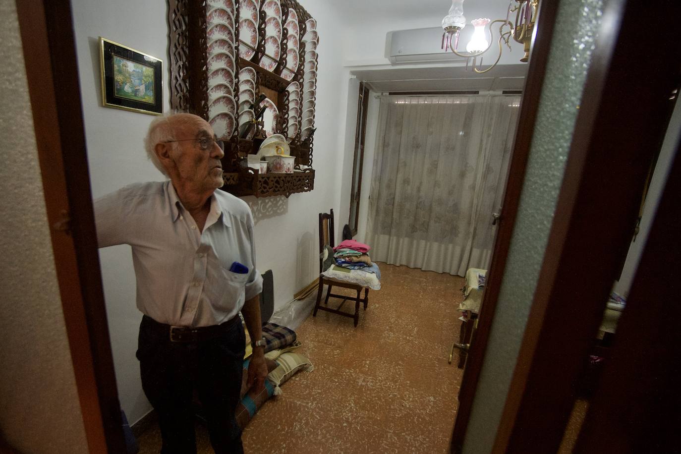 Fotos: Los últimos vecinos de la Orilla de la Vía se despiden de sus hogares