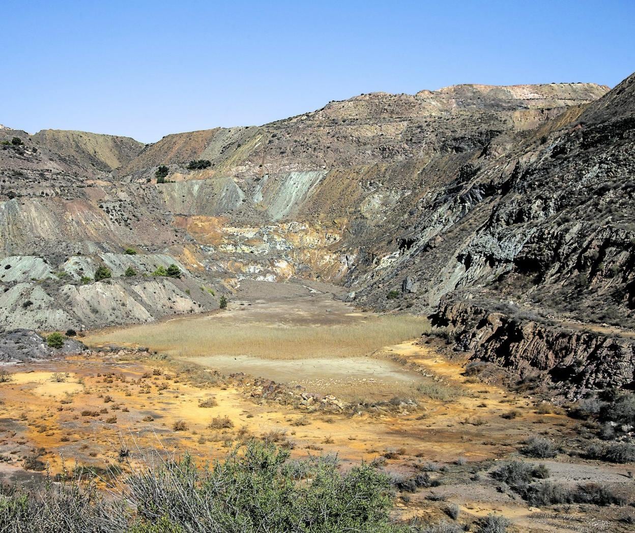 Explotación abandonada en la Sierra Minera de La Unión. 