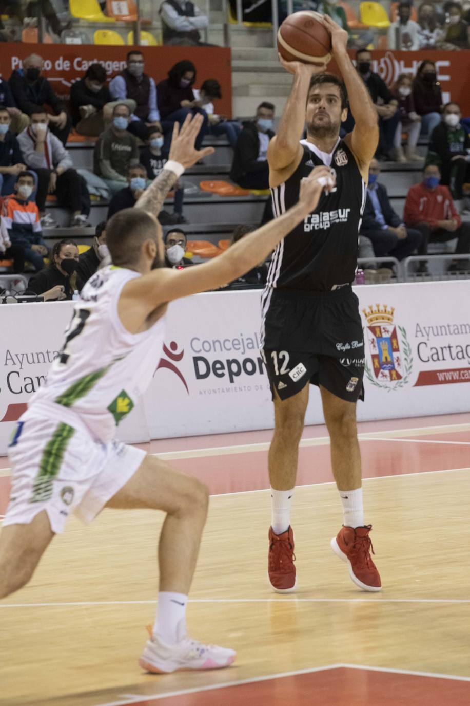 Fotos: Un horrible final condena al Cebé Cartagena