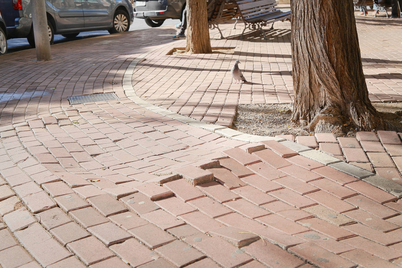 Fotos: Desperfectos de la Plaza Juan XXIII de Cartagena