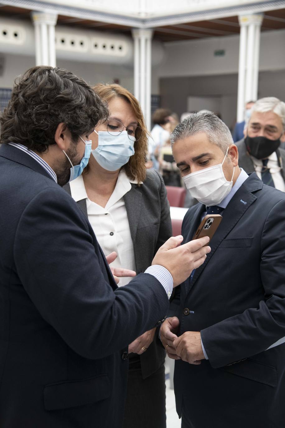 Fotos: PSOE y Ciudadanos se alían para poner coto al transfuguismo en el Estatuto