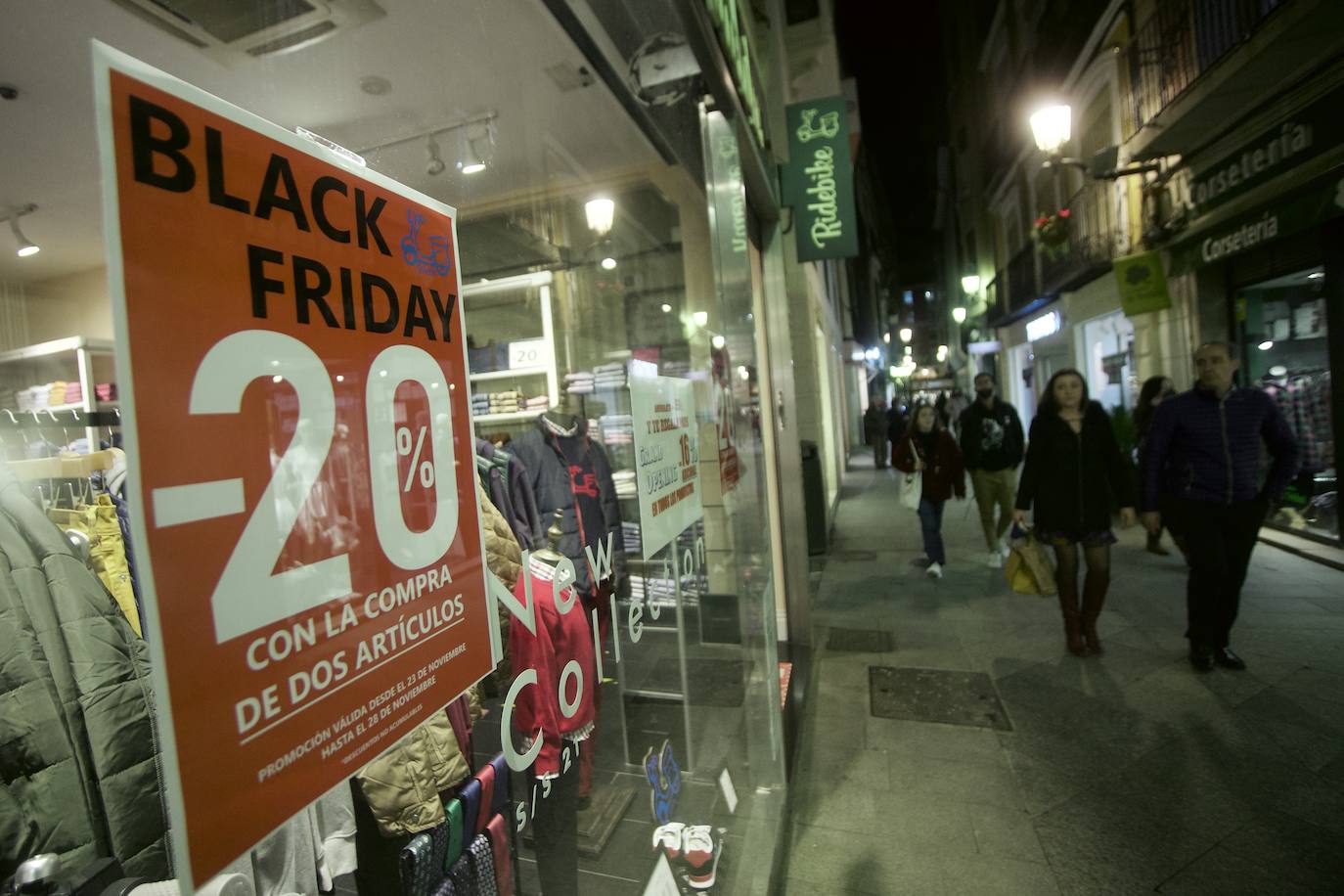 Fotos: Comienzan las rebajas del &#039;Black Friday&#039; en Murcia