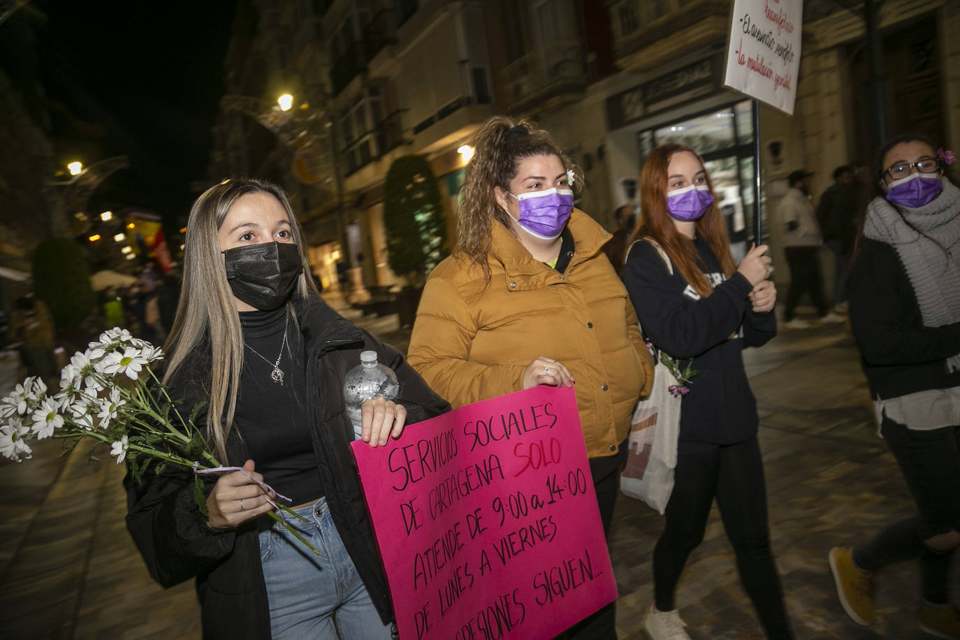 Fotos: Cartagena denuncia en la calle el machismo que mata a las mujeres