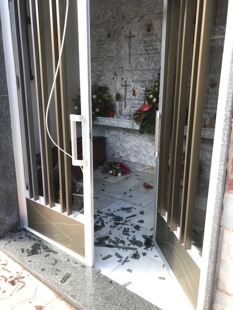 Fotos: Destrozan puertas y ventanas de 40 panteones en el cementerio de Javalí Nuevo
