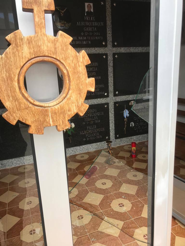 Fotos: Destrozan puertas y ventanas de 40 panteones en el cementerio de Javalí Nuevo