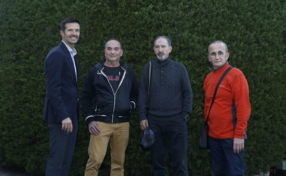 Carlos Recio, Pascual Sevilla, César Comuñas y Gonzalo Cava, pacientes que luchan o han superado el cáncer de próstata.