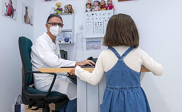 Los pediatras critican que no se priorice a los niños en la campaña de la gripe