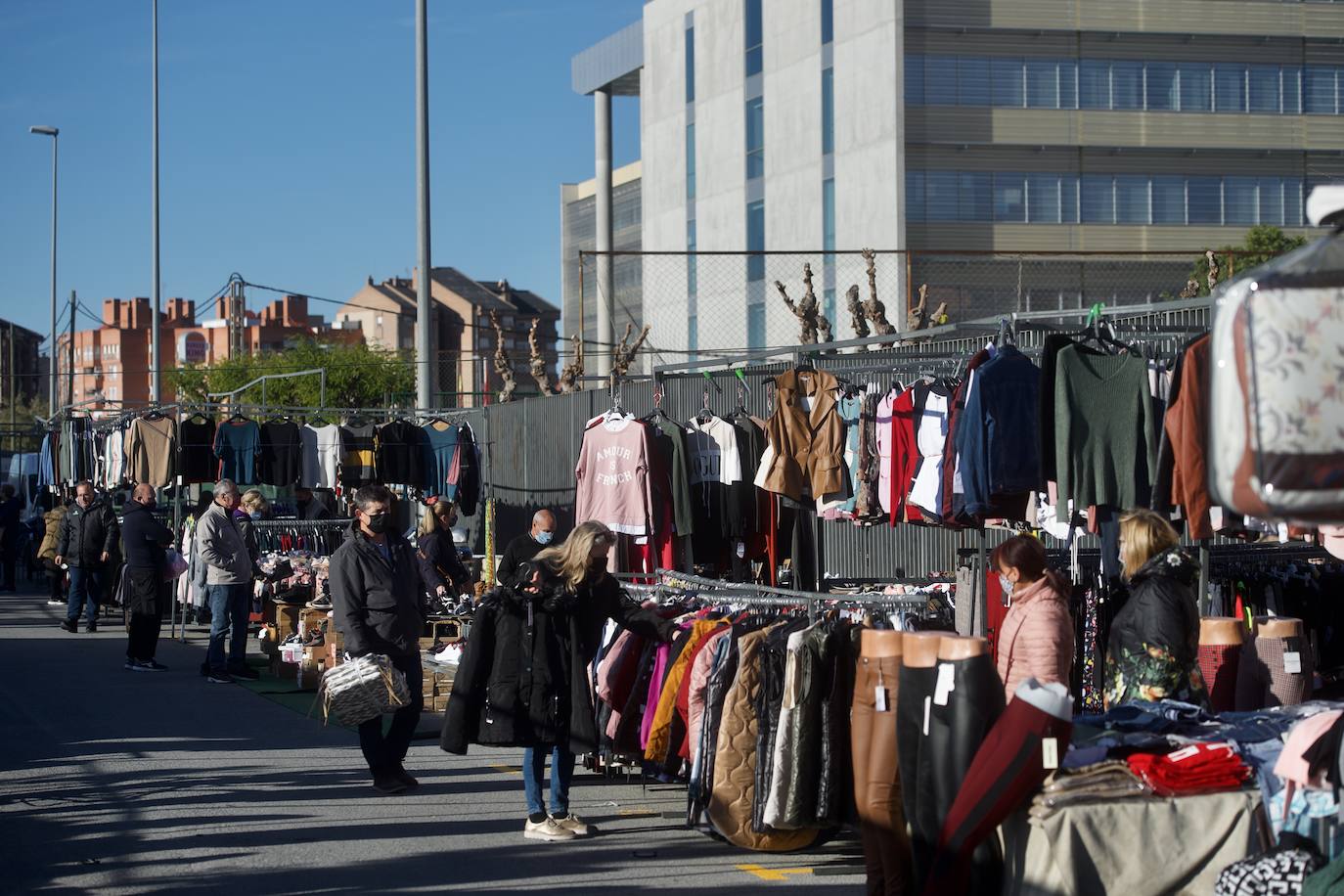 Fotos: El mercadillo dominical de Murcia se estrena junto a los juzgados