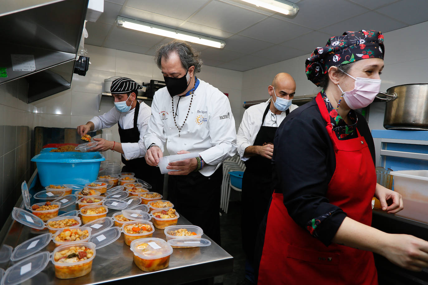 Fotos: Cocido para la mesa de Cáritas