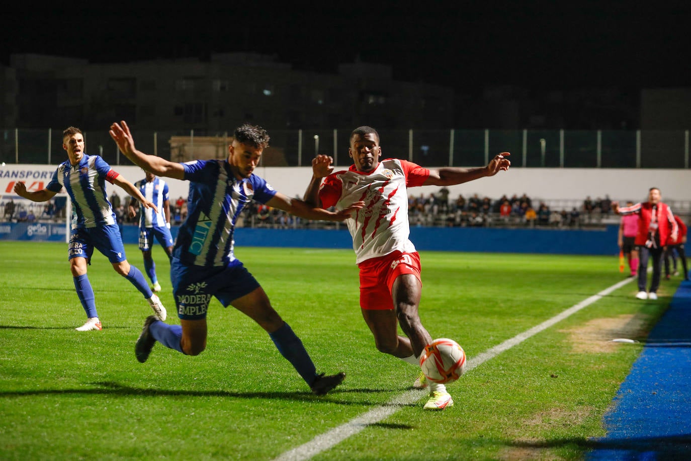 Fotos: Un heroico Águilas cae en los penaltis frente al Almería