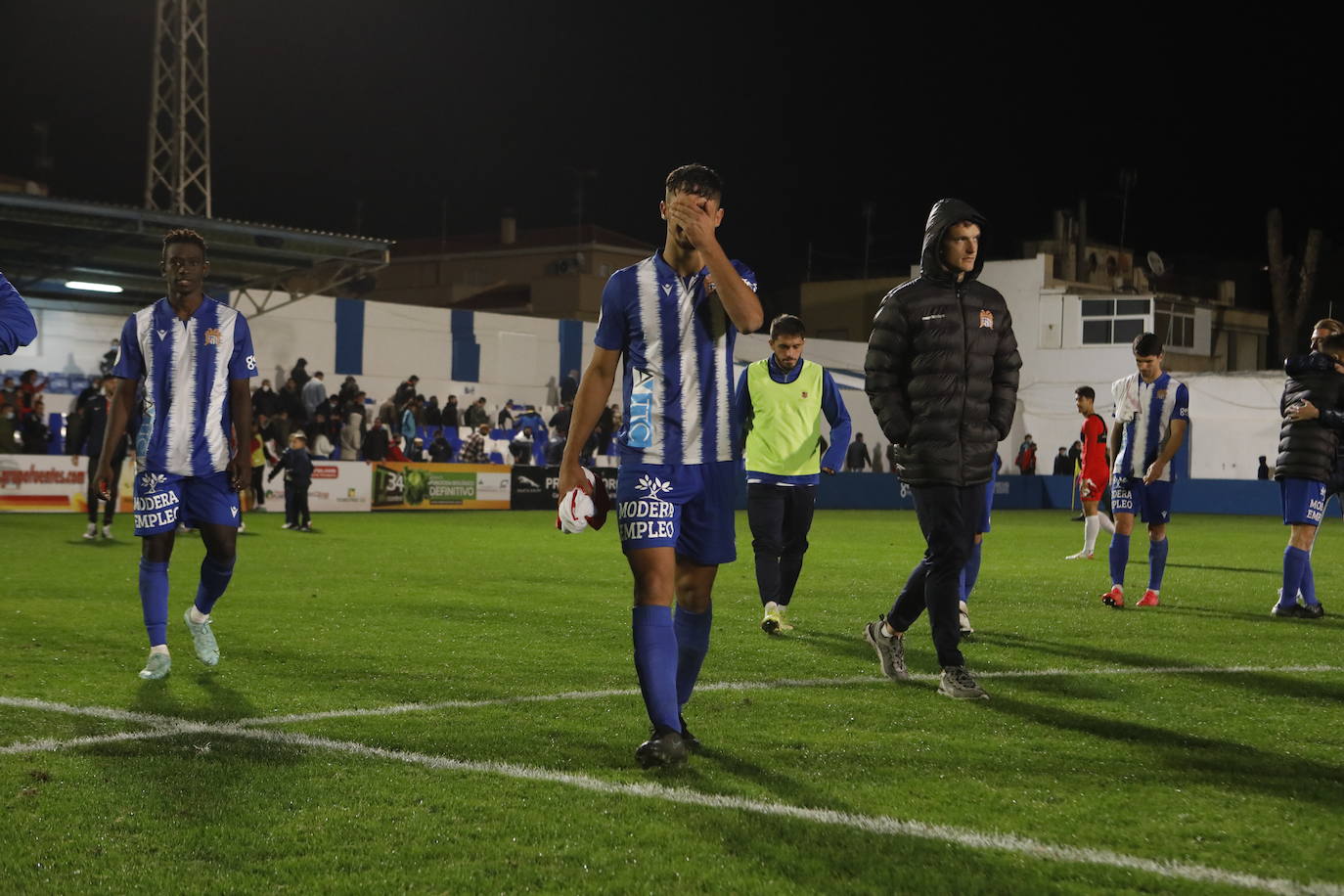Fotos: Un heroico Águilas cae en los penaltis frente al Almería