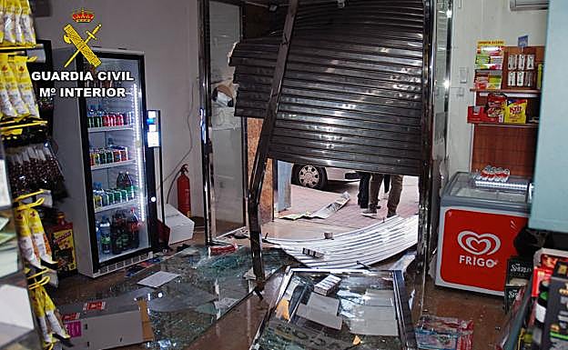 La Guardia Civil desmantela una banda de aluniceros asentada en Molina de Segura. 