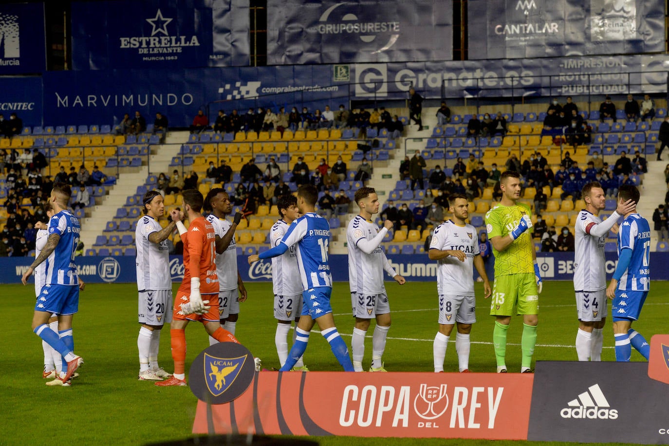 Fotos: El UCAM hace sufrir a un Deportivo letal (3-4)