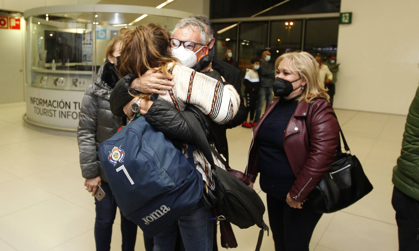 Fotos: Llegan a la Región los murcianos atrapados en Marruecos por el cierre de sus fronteras