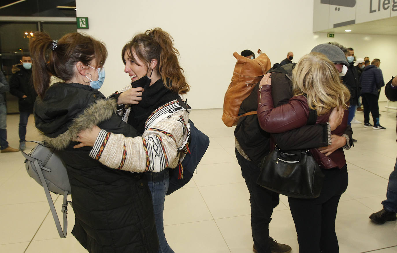 Fotos: Llegan a la Región los murcianos atrapados en Marruecos por el cierre de sus fronteras