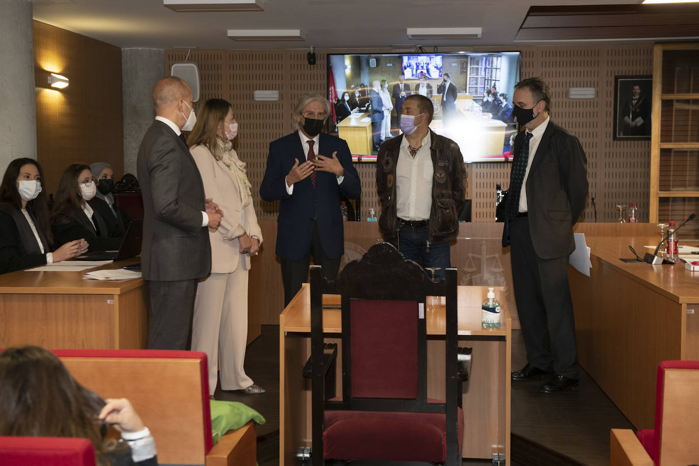 Fotos: Juicios &#039;casi&#039; reales en la nueva aula para estudiantes de Derecho de la UMU