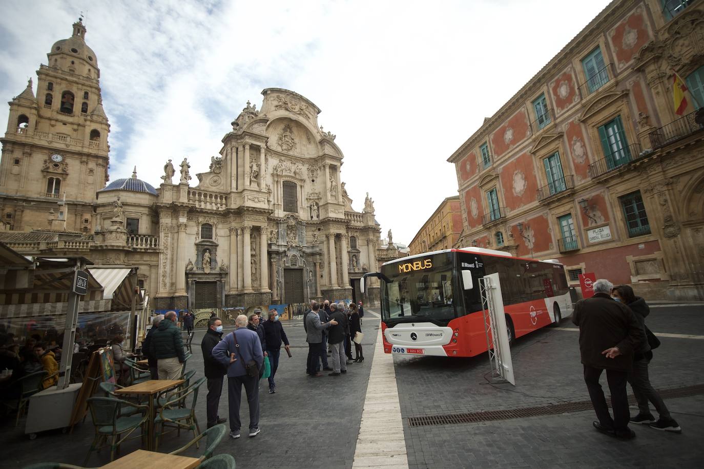 Fotos: Autobuses rojos y blancos para las líneas entre Murcia y pedanías