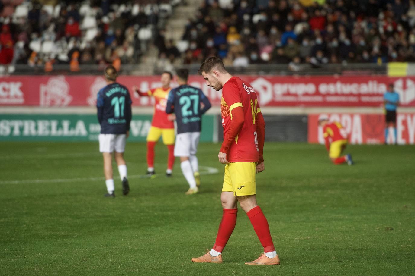 Fotos: El Cádiz no tiene piedad del Villa de Fortuna (0-7)