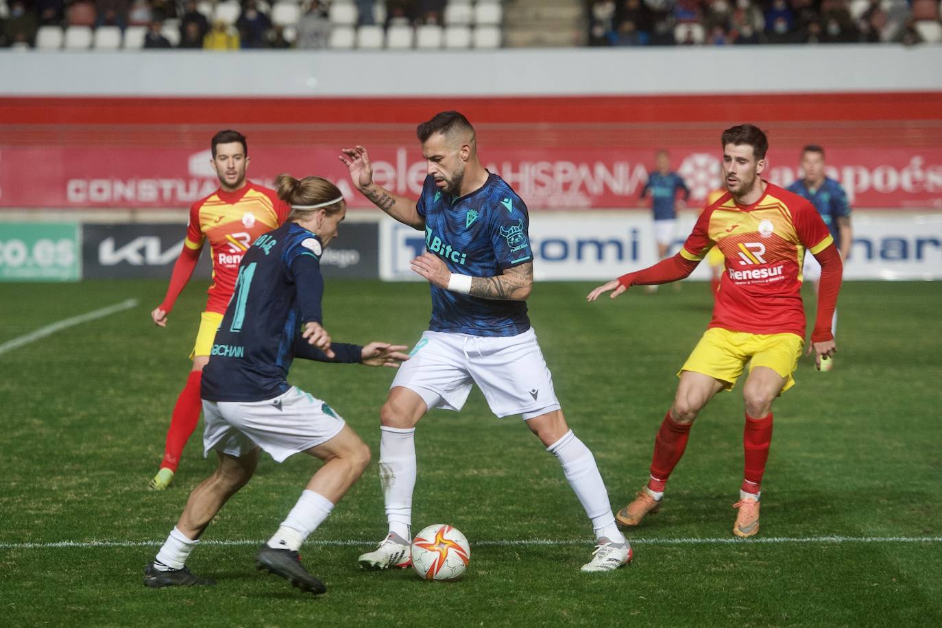 Fotos: El Cádiz no tiene piedad del Villa de Fortuna (0-7)