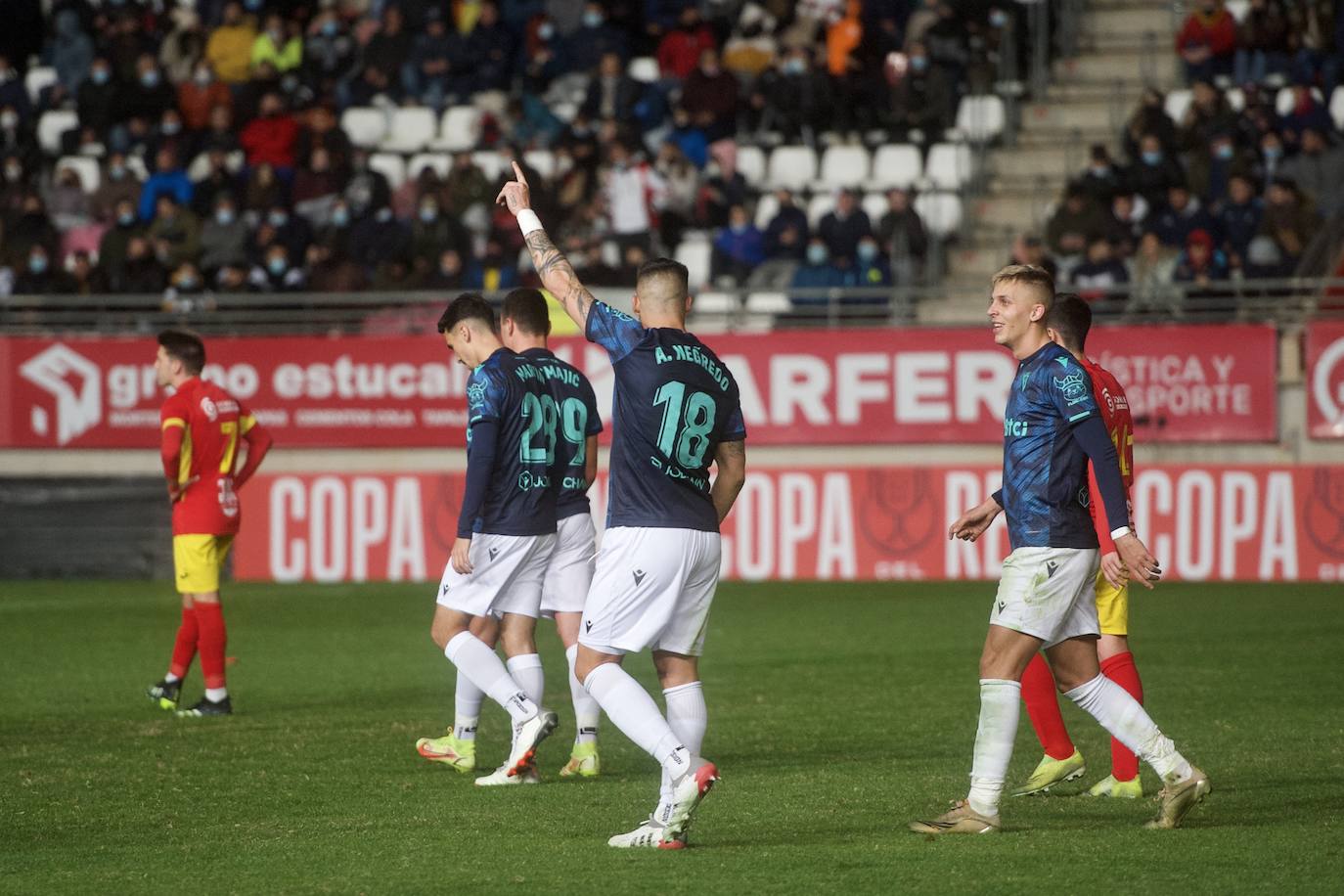 Fotos: El Cádiz no tiene piedad del Villa de Fortuna (0-7)