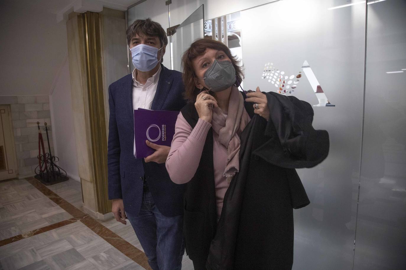 Fotos: Gobierno y oposición dinamitan el diálogo y el consenso con la retirada del Estatuto