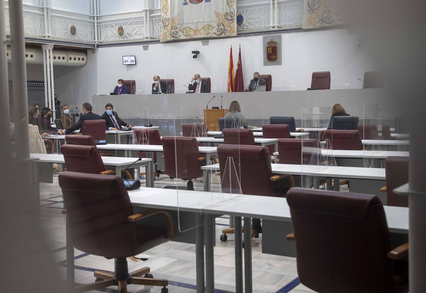 Fotos: Gobierno y oposición dinamitan el diálogo y el consenso con la retirada del Estatuto