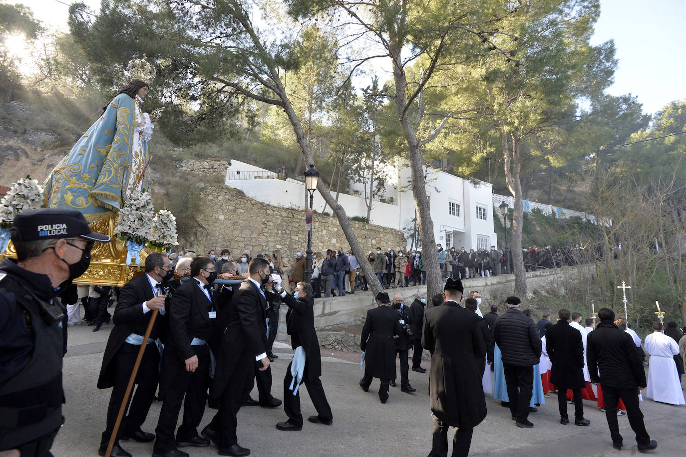 Fotos: Bajada de la Virgen del Castillo en Yecla entre pólvora y repiques de campanas