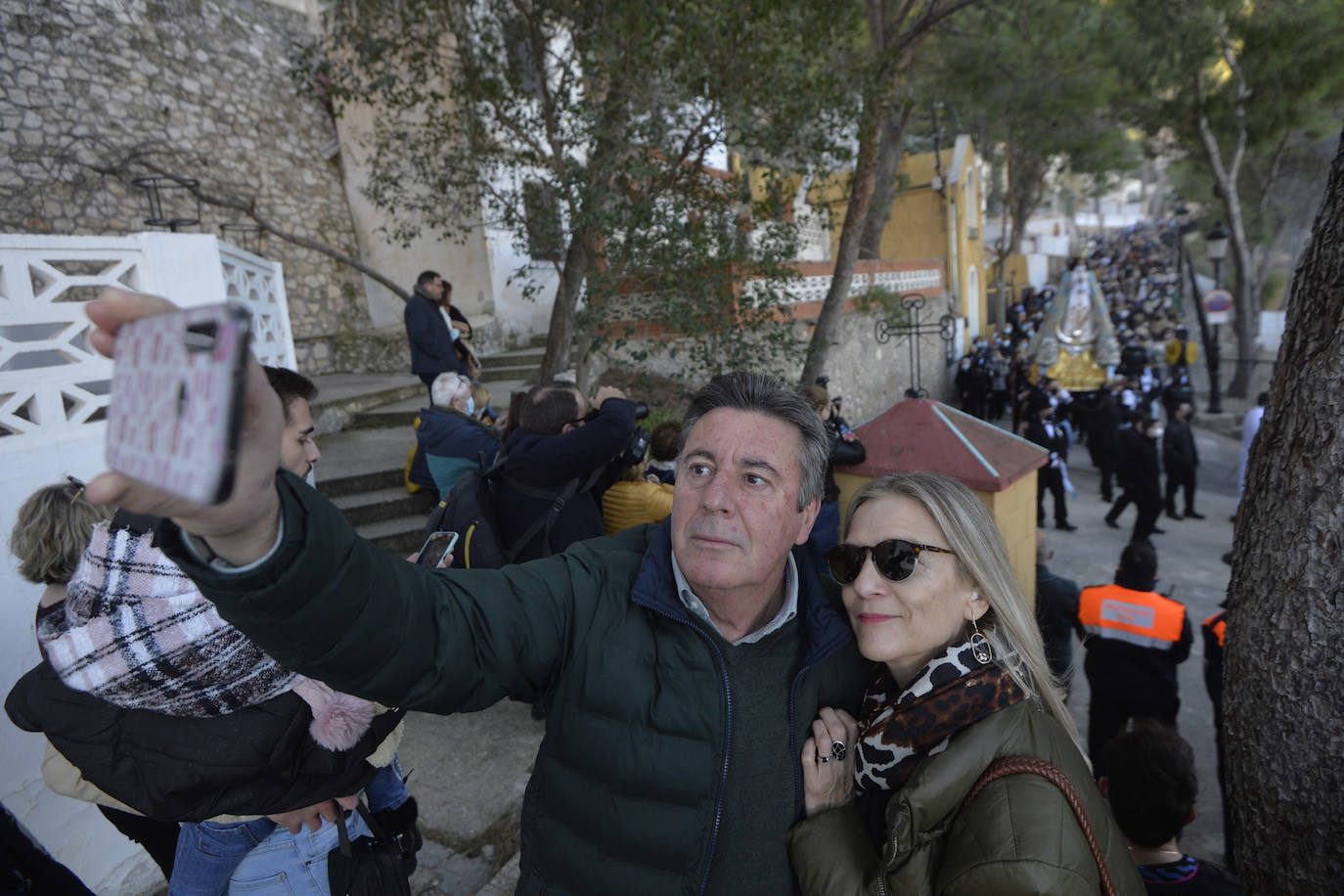 Fotos: Bajada de la Virgen del Castillo en Yecla entre pólvora y repiques de campanas